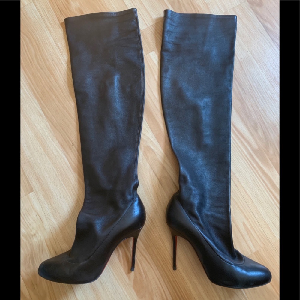 Christian Louboutin
Sempre Monica Over-the-Knee